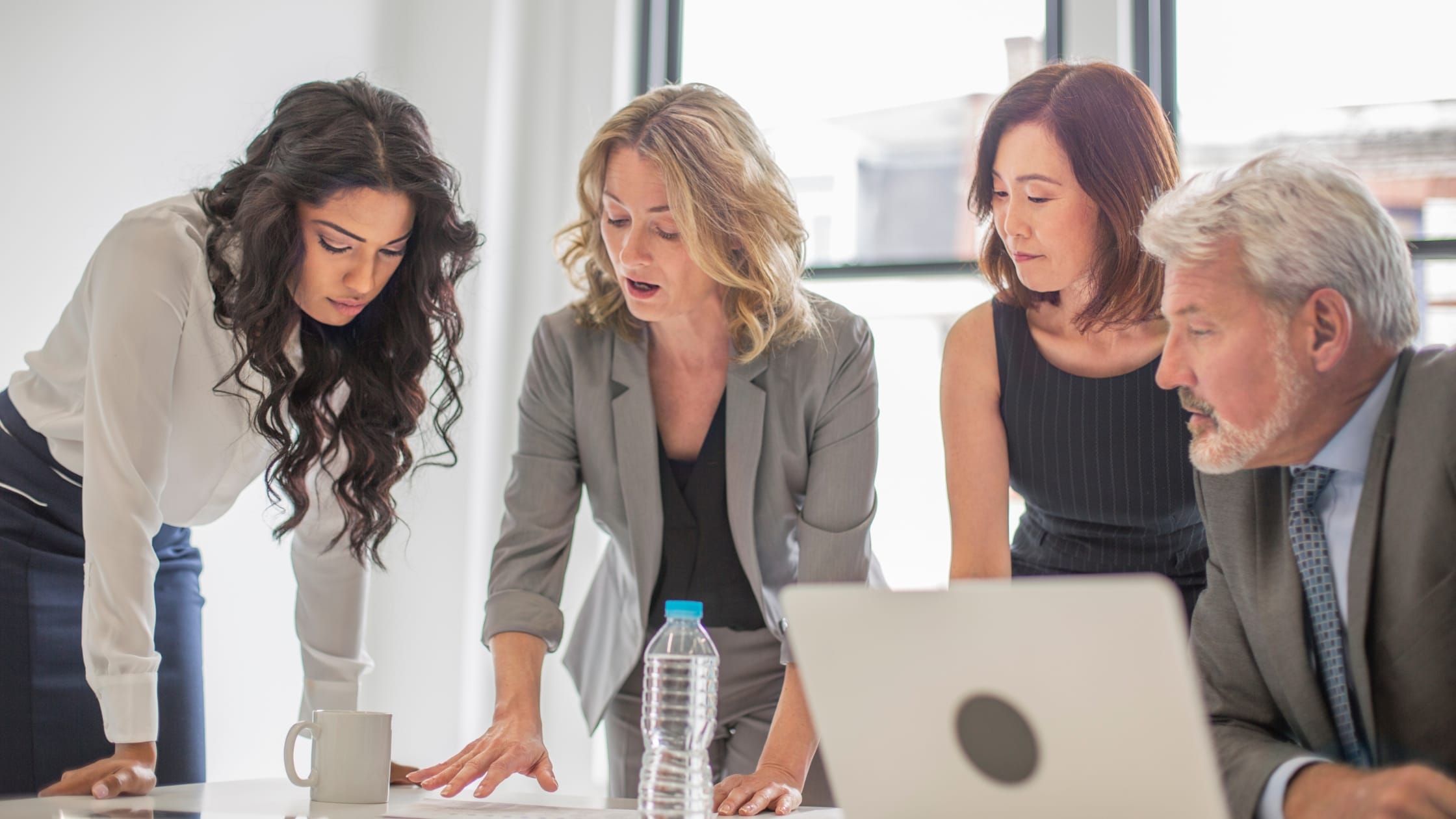 Read more about the article Top Benefits of Hiring a Recruitment Agency for Executive Search